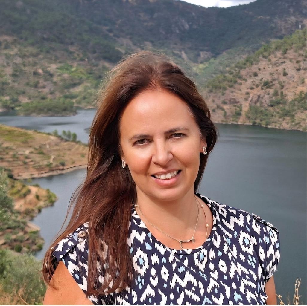 Daniela Loureiro Walz junto ao rio Douro